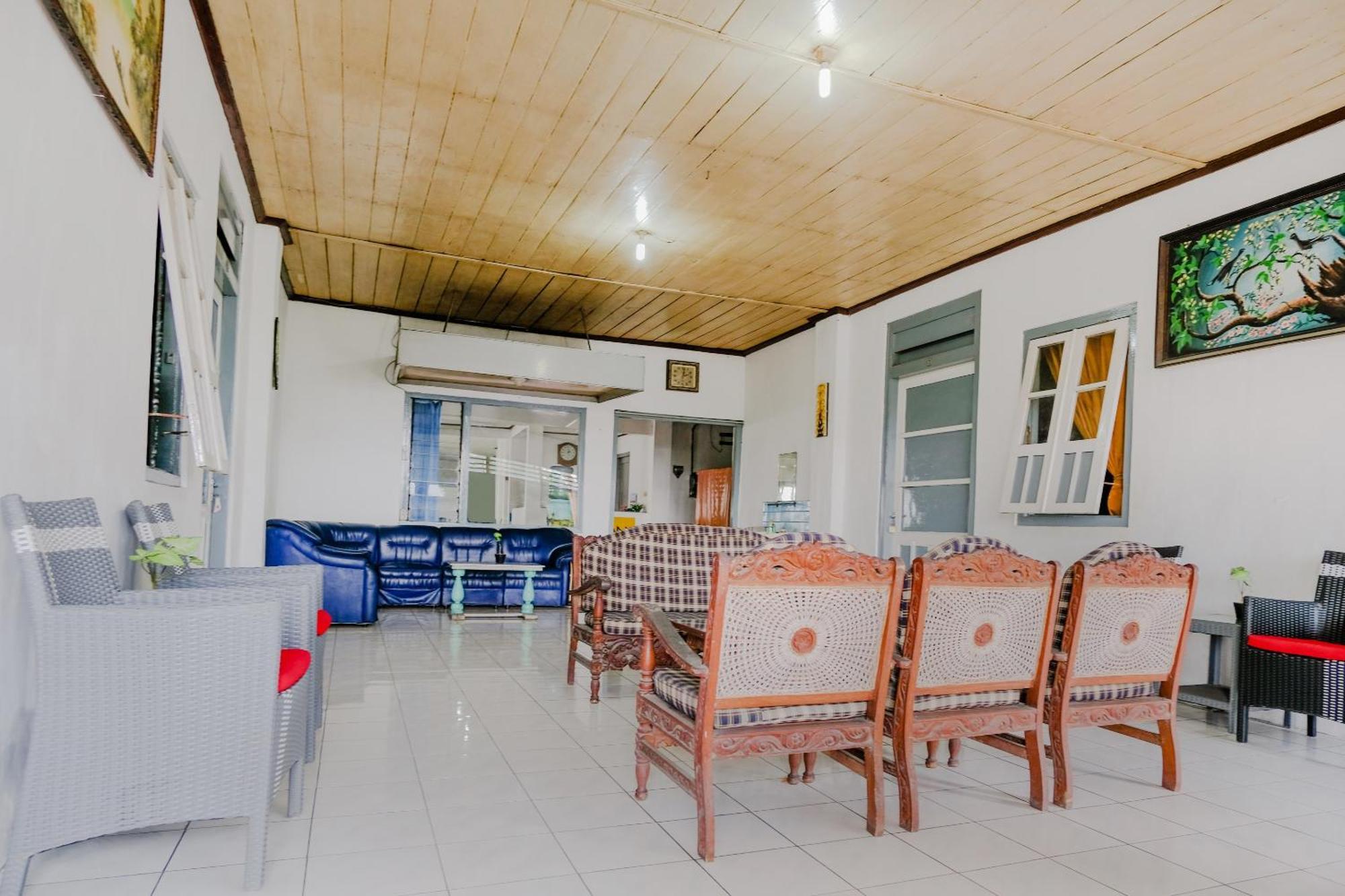 Oyo Life 2638 Hotel Raya Sarangan Exterior foto